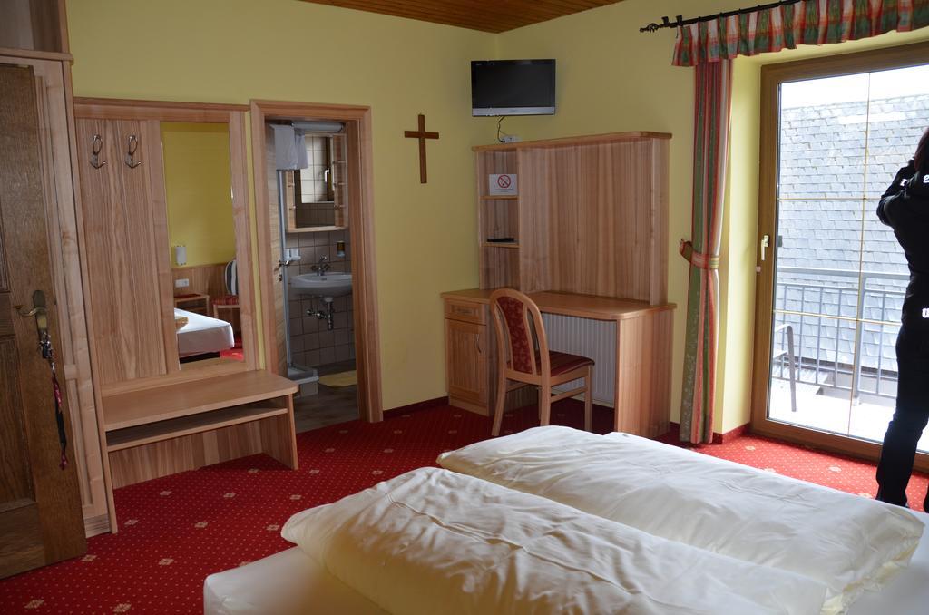 Guest house Gasthof-pension Urzn Altmuenster
